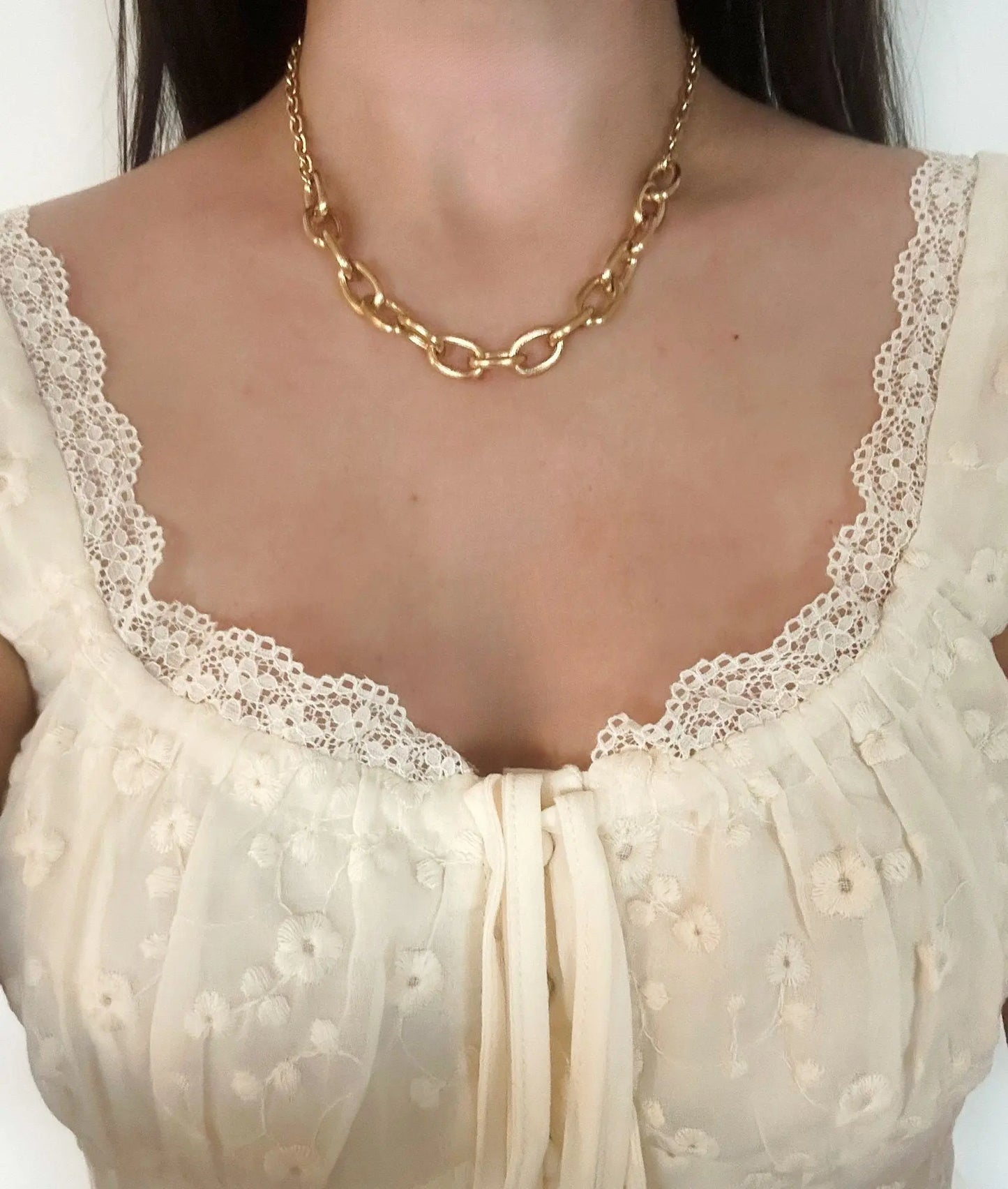 Collier avec pendentif doré The Delicate Rosary