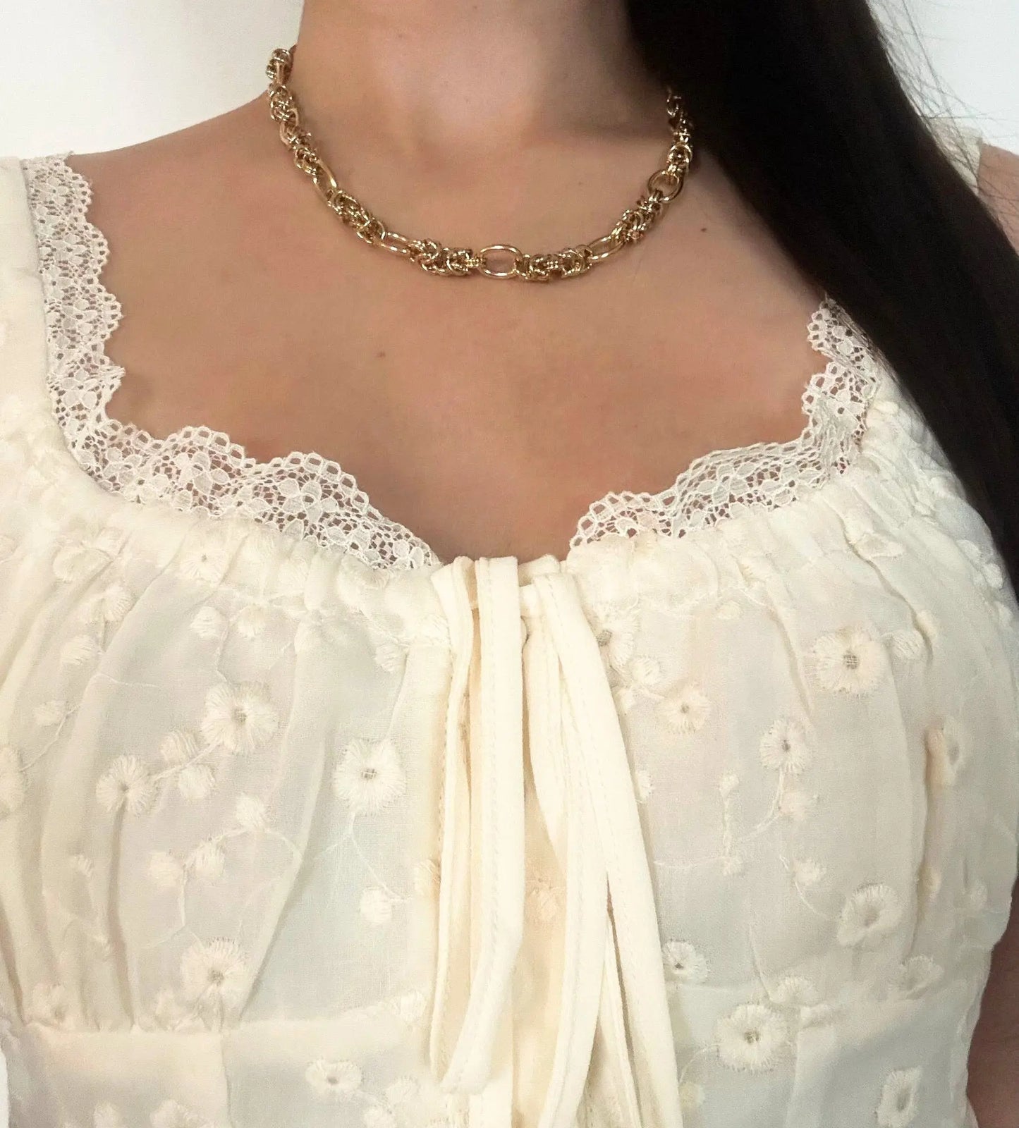 Collier avec pendentif doré The Delicate Rosary