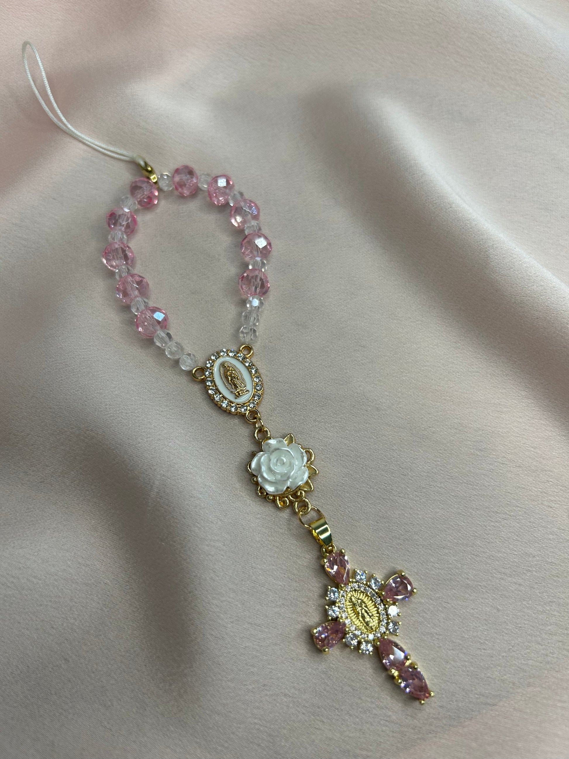 Dizainier doré avec perles rose clair et transparentes, attache pour téléphone amovible The Delicate Rosary