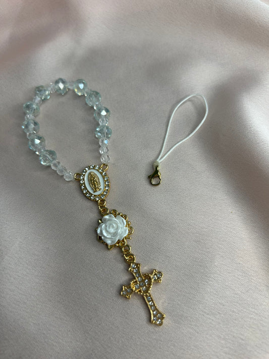 Dizainier doré et vert d’eau avec rose blanche et croix cœur, attache pour téléphone amovible The Delicate Rosary