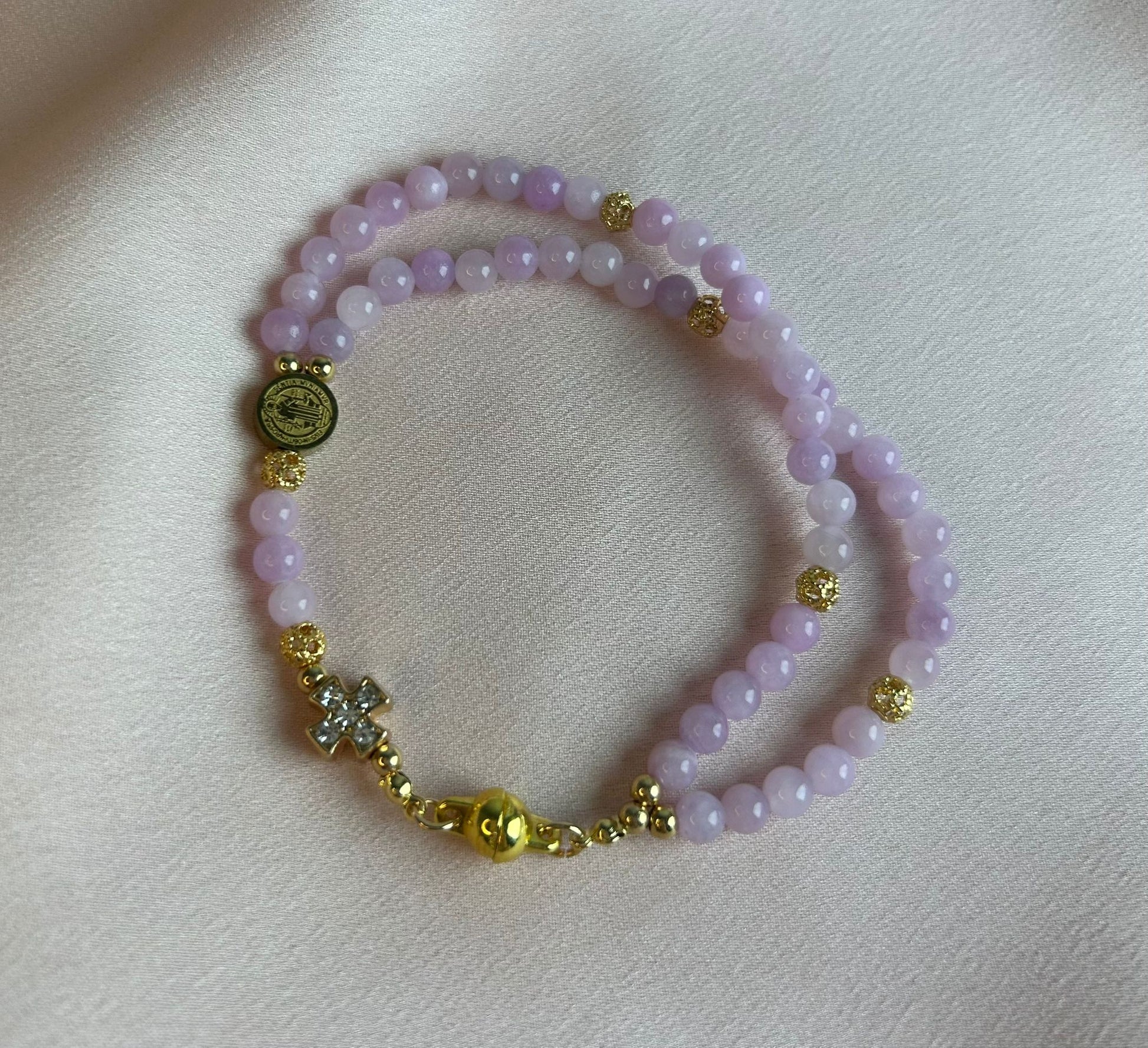 Bracelet-chapelet miniature, angélite rose-violette et plaqué or The Delicate Rosary