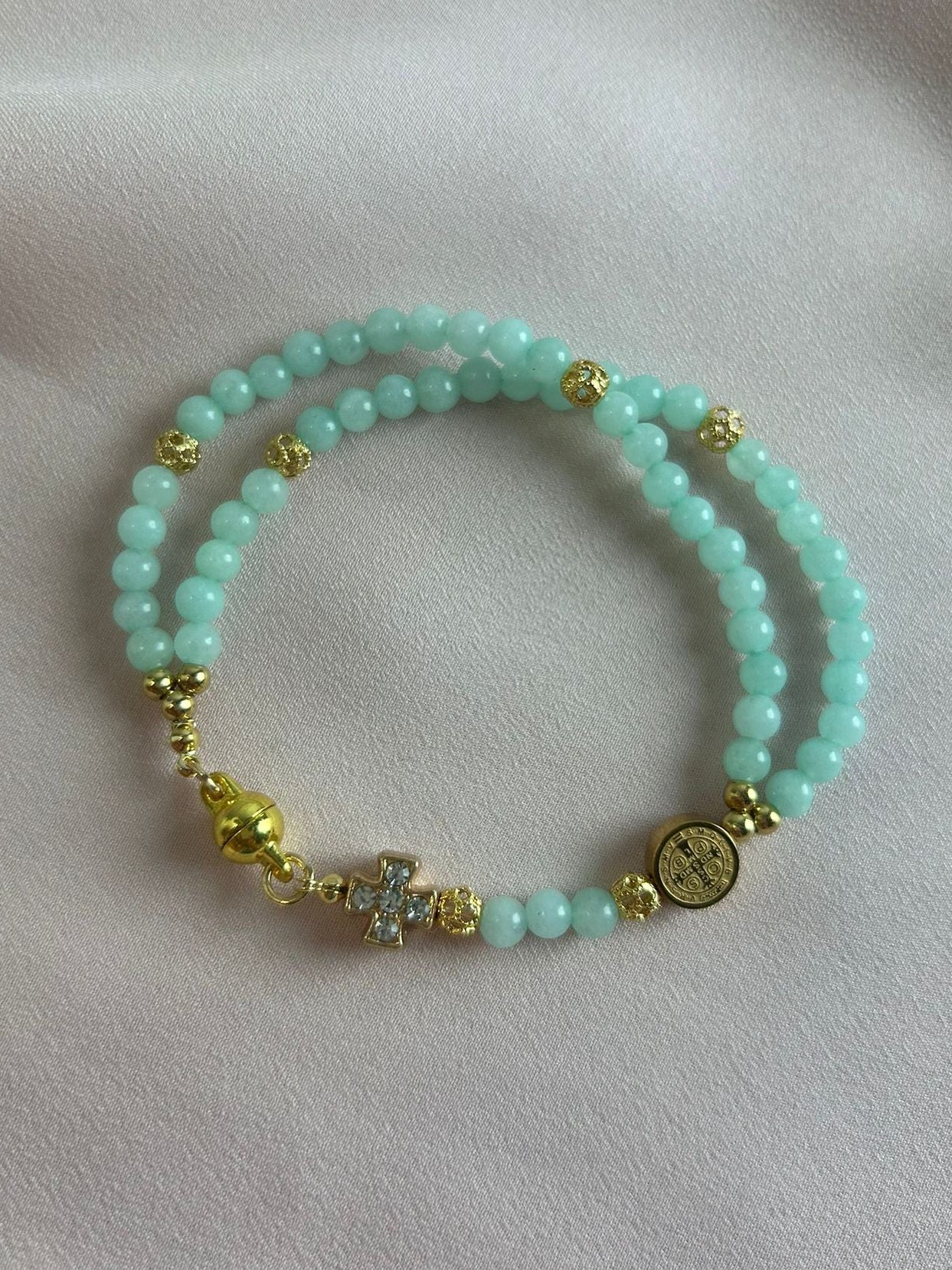 Bracelet-chapelet miniature, amazonite verte et doré The Delicate Rosary