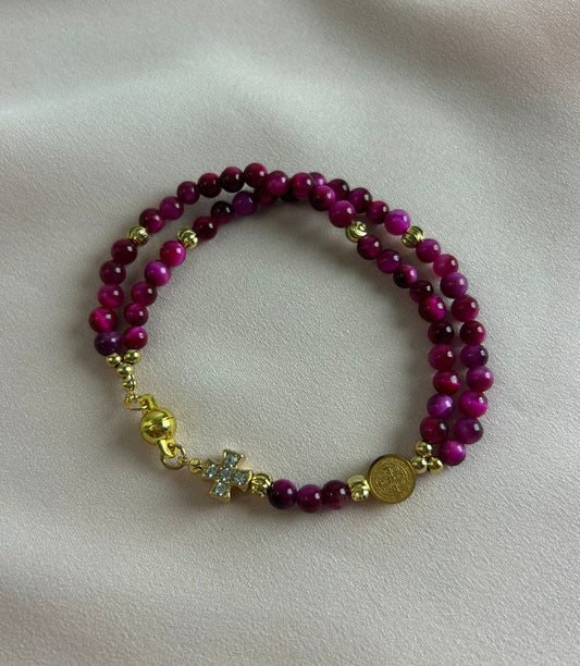Bracelet-chapelet miniature, œil de tigre rose-rouge et doré The Delicate Rosary