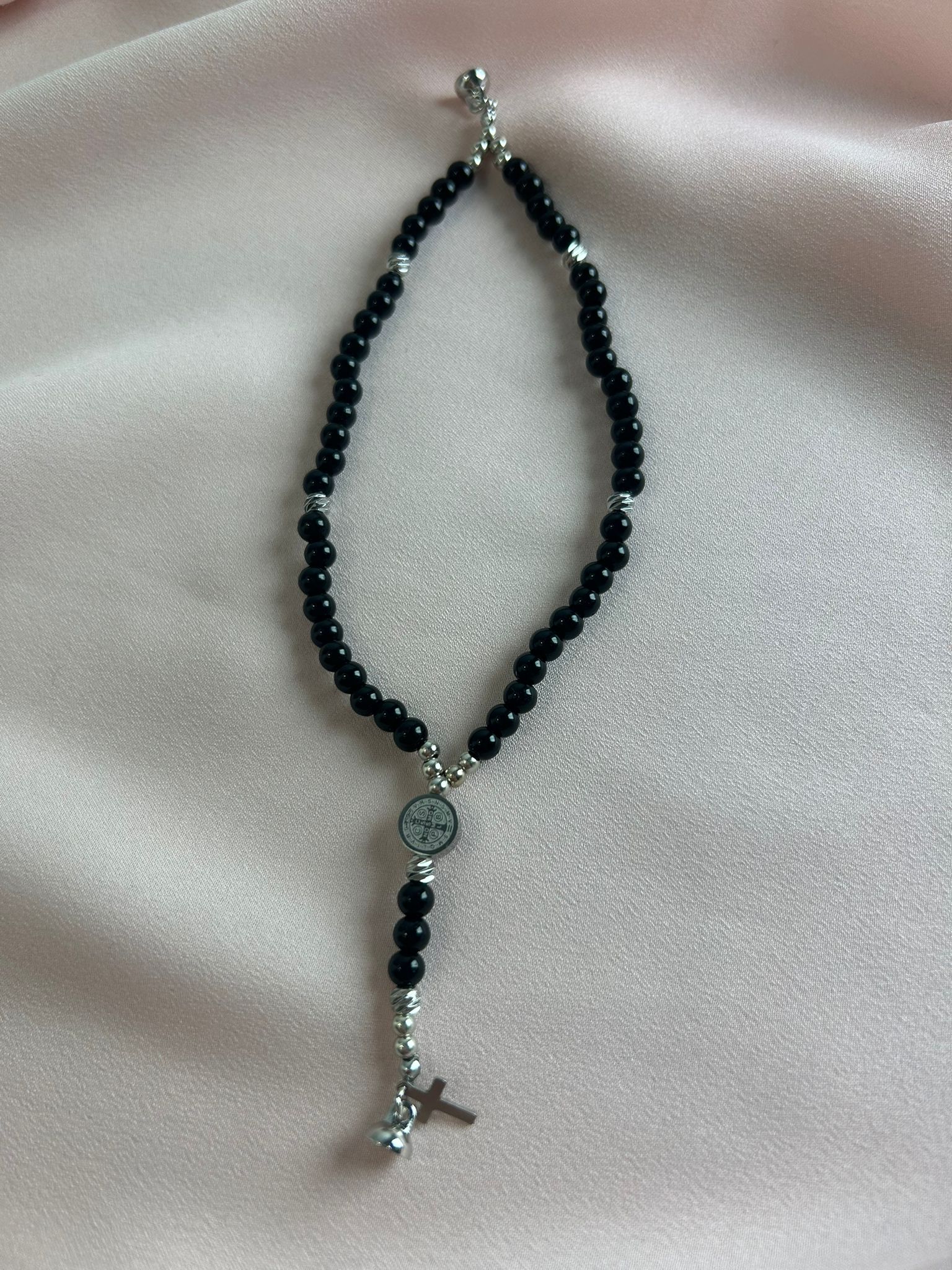 Bracelet-chapelet miniature, onyx et argenté, modèle mixte The Delicate Rosary