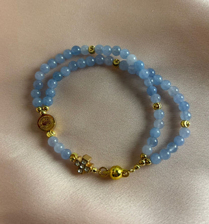 Bracelet-chapelet miniature, chalcedoine et aquamarine, doré The Delicate Rosary