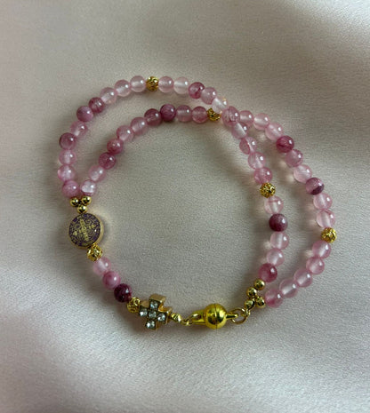 Bracelet-chapelet miniature, agate et quartz rose et doré The Delicate Rosary