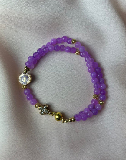 Bracelet-chapelet miniature, calcédoine violet clair et plaqué or The Delicate Rosary