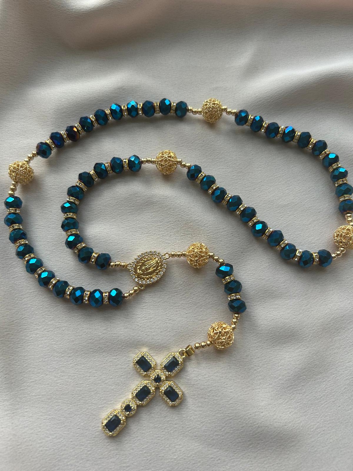 Chapelet doré et bleu galactique avec perles ajourée plaqué or The Delicate Rosary