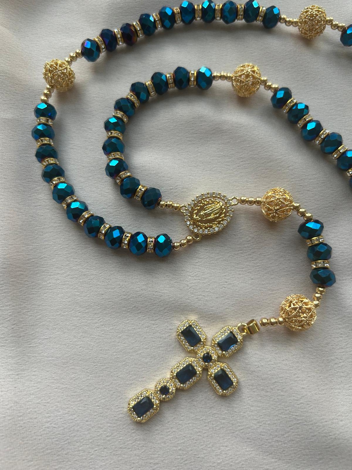 Chapelet doré et bleu galactique avec perles ajourée plaqué or The Delicate Rosary