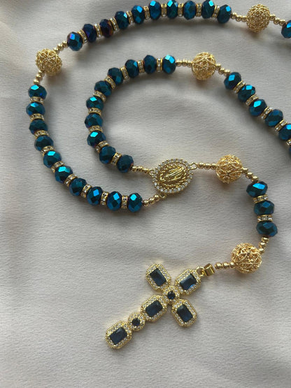 Chapelet doré et bleu galactique avec perles ajourée plaqué or The Delicate Rosary